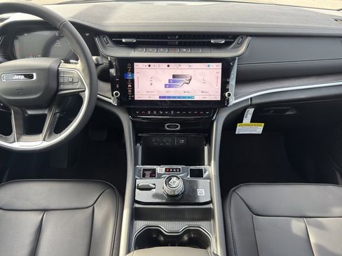 New 2026 Jeep Grand Cherokee Limited w/ Limited Altitude Package image 11