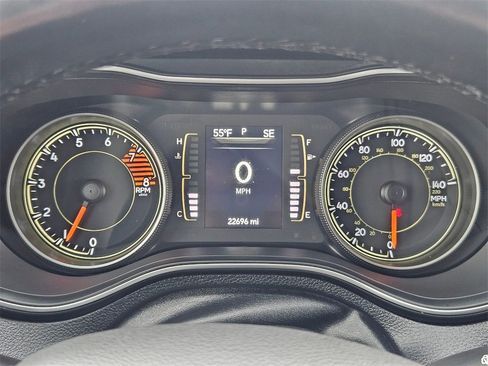 Certified 2021 Jeep Cherokee Latitude Lux w/ Trailer Tow Group image 16