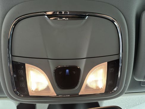 Used 2022 Jeep Cherokee Limited image 30