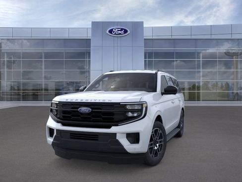 New 2026 Ford Expedition Active image 2