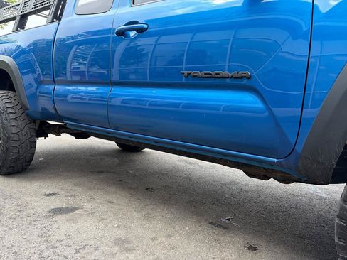 Used 2017 Toyota Tacoma TRD Off-Road w/ Tow Package AWD/4WD image 13