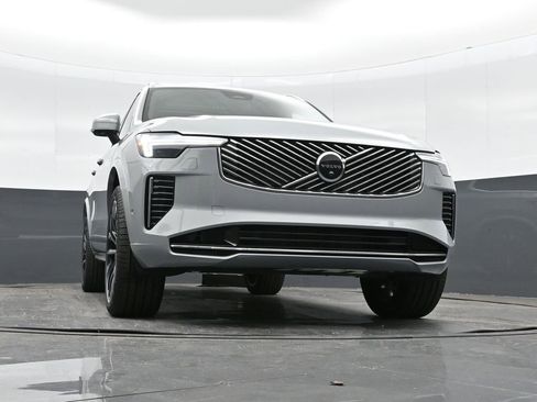 New 2026 Volvo XC90 B6 Plus w/ Protection Package Premier image 27