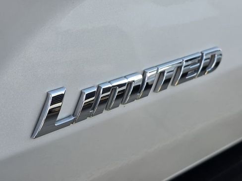 Used 2025 Toyota Sequoia Limited AWD/4WD image 8