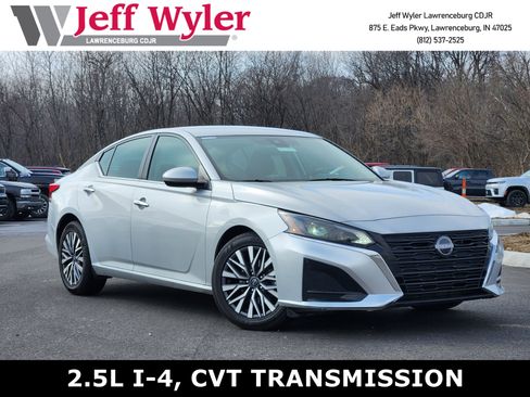 Used 2023 Nissan Altima 2.5 SV image 1