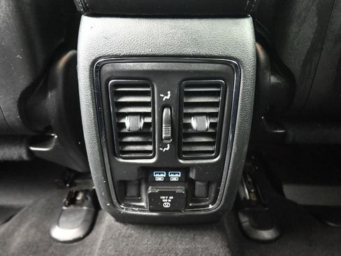 Used 2019 Jeep Grand Cherokee Limited image 35