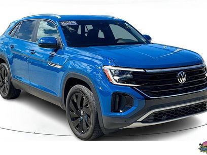 Used 2025 Volkswagen Atlas Cross Sport SE w/ Panoramic Sunroof Package