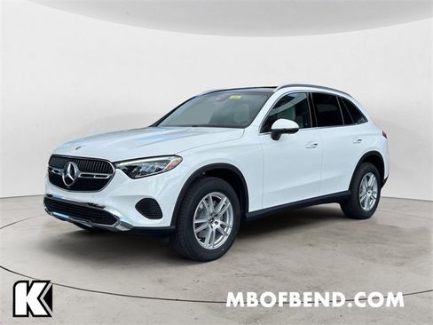 Used 2025 Mercedes-Benz GLC 300 4MATIC image 1