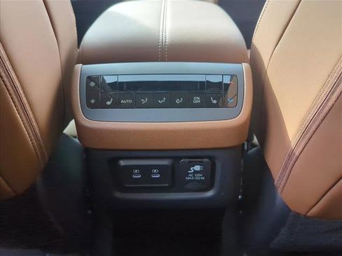 New 2026 Nissan Pathfinder Platinum FWD image 14