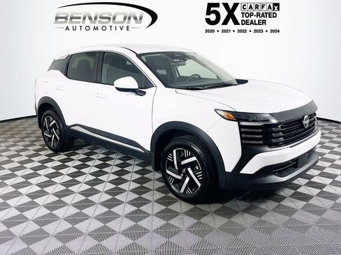 Used 2025 Nissan Kicks SV FWD image 1