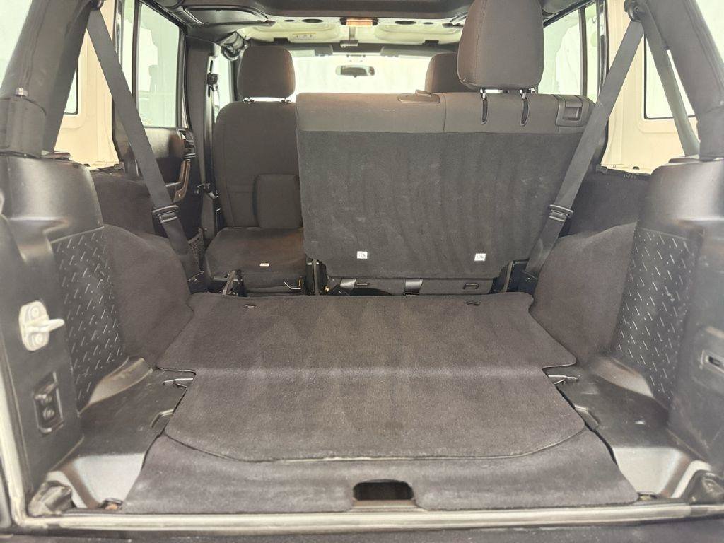 Used 2018 Jeep Wrangler Unlimited Sport AWD/4WD image 23