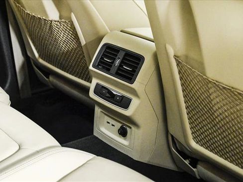 Certified 2025 Audi Q5 2.0T Premium Plus w/ Premium Plus Package image 18