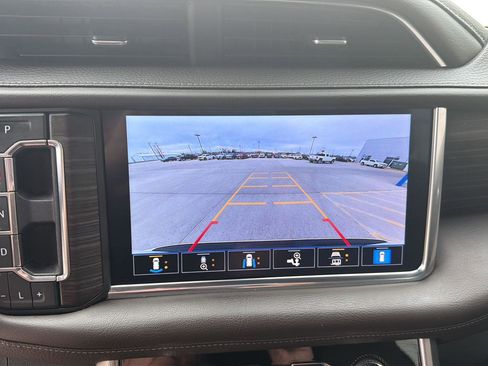 Used 2021 GMC Yukon XL Denali w/ Denali Ultimate Package image 15