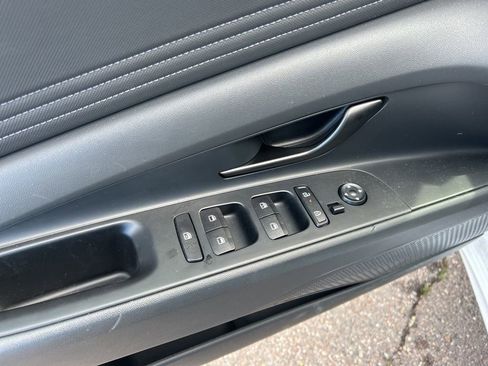 Used 2025 Hyundai Elantra SEL FWD image 9
