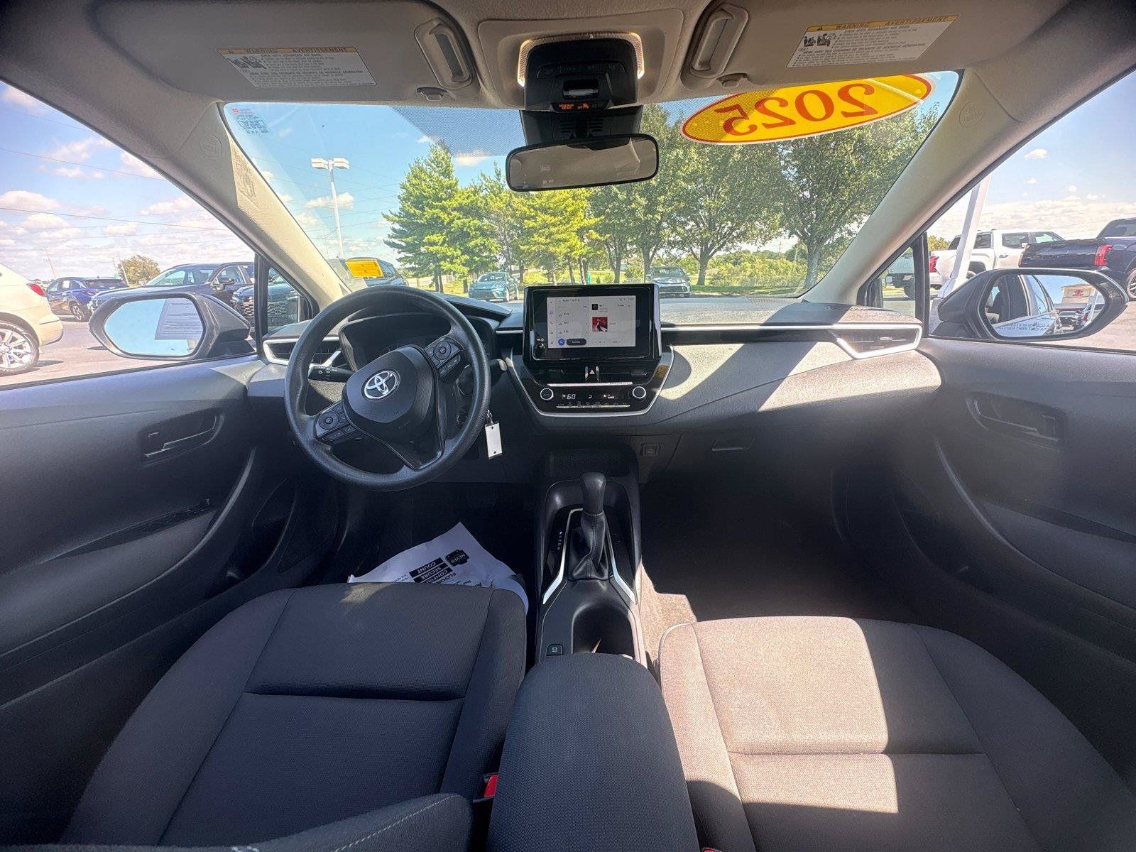 Used 2025 Toyota Corolla LE FWD image 18
