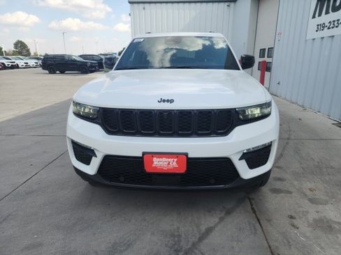 New 2025 Jeep Grand Cherokee Limited w/ Luxury Tech Group II image 8