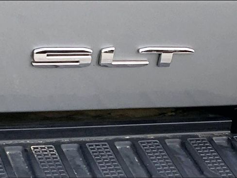 Used 2025 GMC Sierra 1500 SLT image 10