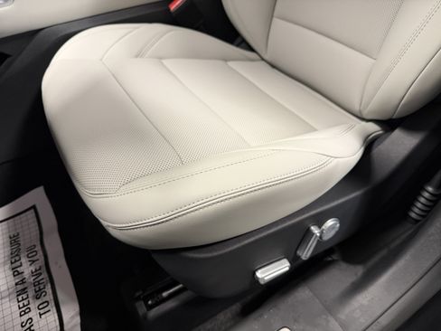 New 2026 Lincoln Nautilus Premier image 23