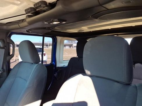 Used 2018 Jeep Wrangler Unlimited Sport image 16