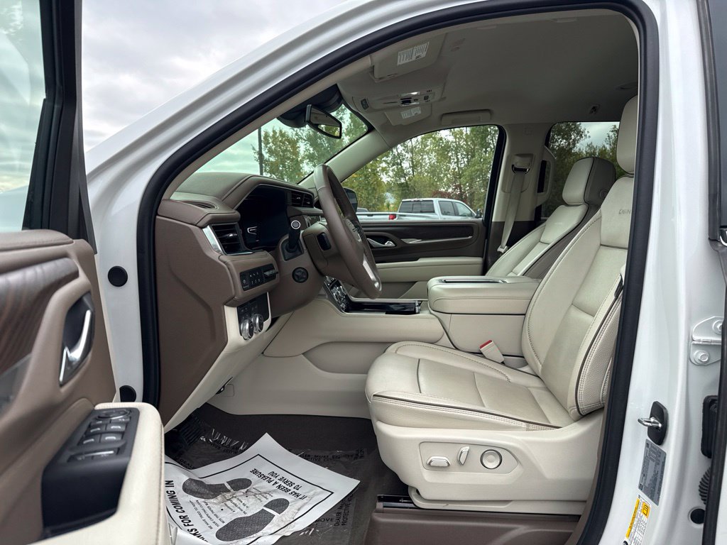 Used 2023 GMC Yukon Denali AWD/4WD image 9