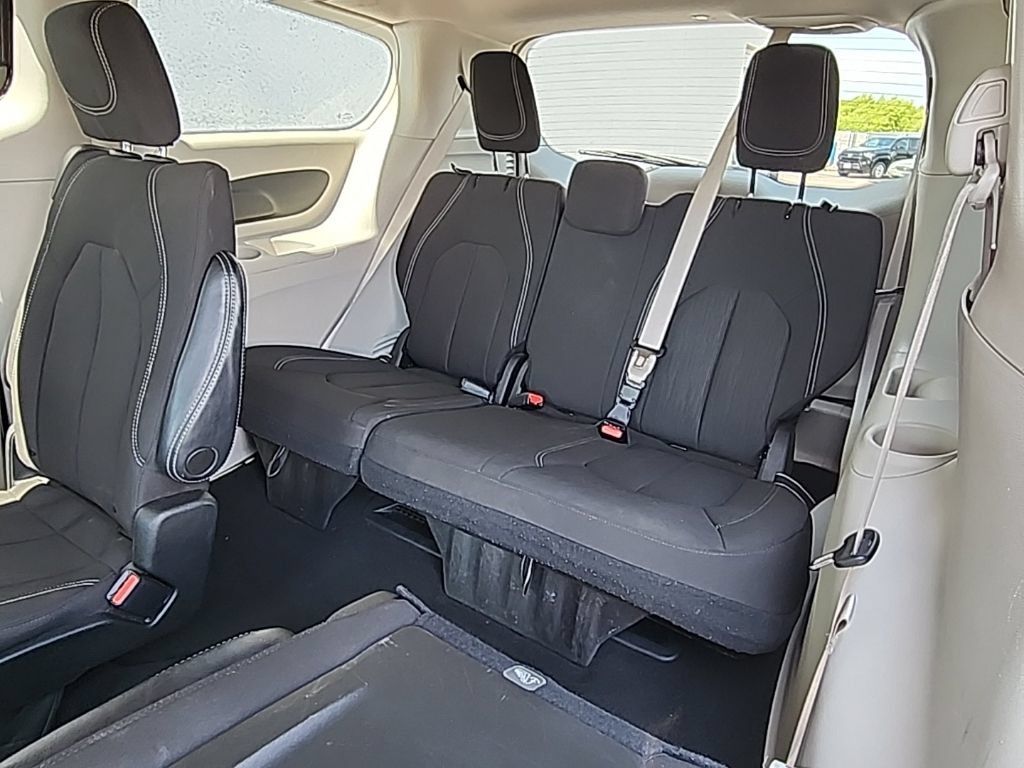 Used 2023 Chrysler Voyager LX FWD image 23