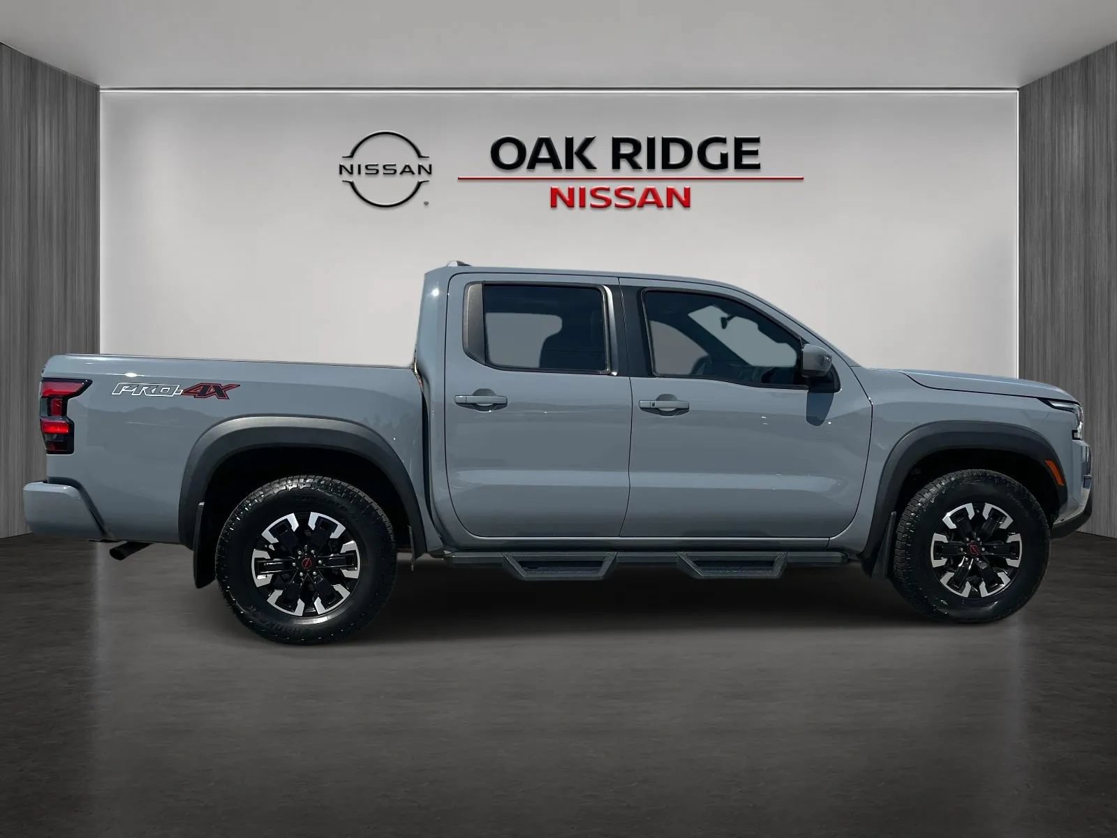 Used 2024 Nissan Frontier PRO-4X w/ Technology Package AWD/4WD image 2