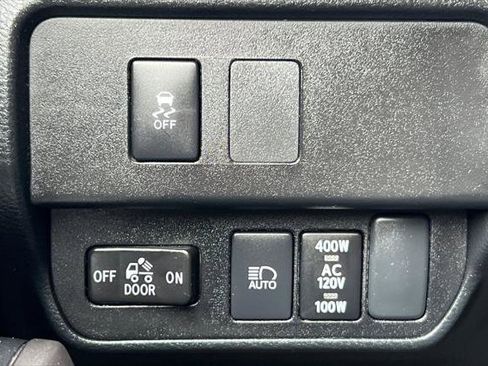 Certified 2023 Toyota Tacoma TRD Off-Road AWD/4WD image 28