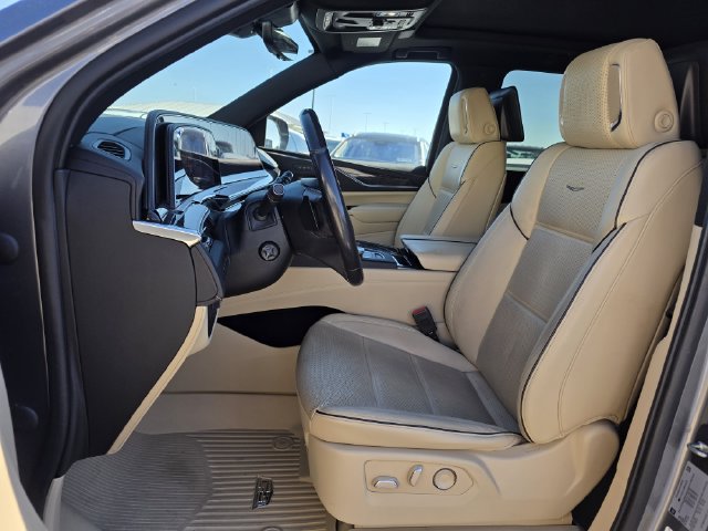 Used 2021 Cadillac Escalade ESV Premium Luxury w/ Driver Assist Tech Package AWD/4WD image 12