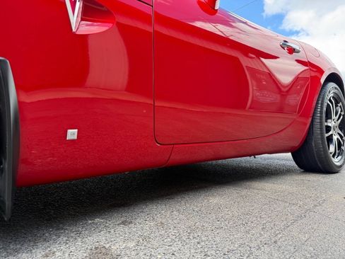 Used 2006 Pontiac Solstice Convertible w/ Premium Package RWD image 25