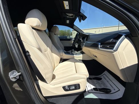 Used 2021 BMW X5 sDrive40i w/ Premium Package image 27