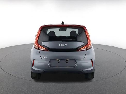Used 2025 Kia Soul LX w/ LX Technology Package FWD image 9