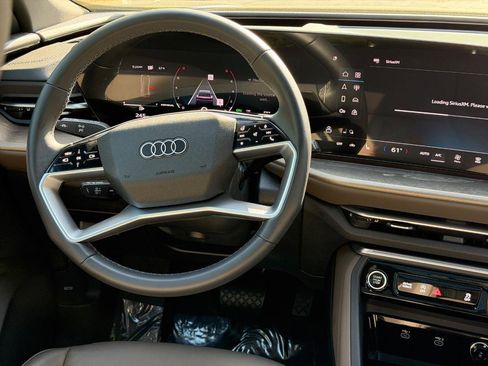 Used 2025 Audi Q5 Premium w/ Convenience Package AWD/4WD image 12