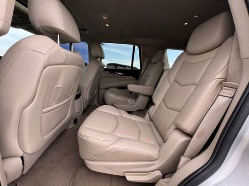 Used 2020 Cadillac Escalade Luxury image 37