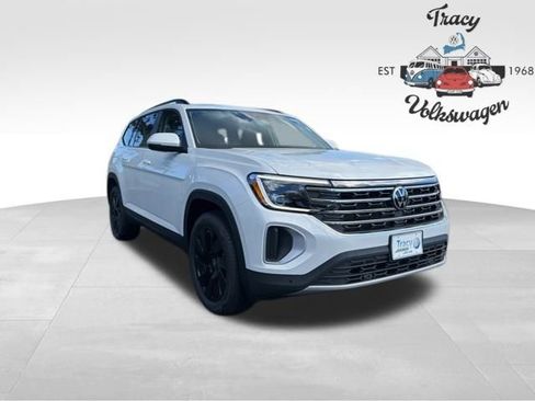 New 2026 Volkswagen Atlas SE image 1