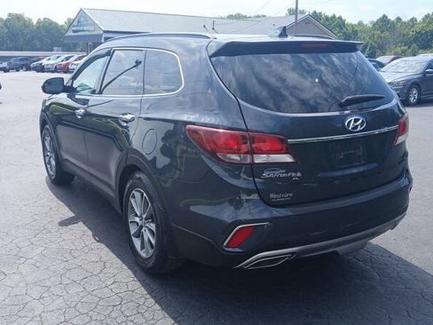 Used 2019 Hyundai Santa Fe XL SE FWD image 4