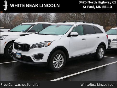 Used 2017 Kia Sorento LX w/ LX V6 Convenience Package image 1