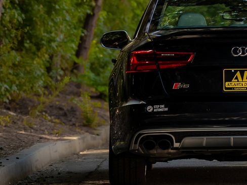 Used 2017 Audi S6 Prestige w/ S6 Sport Package image 35