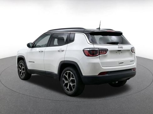 Used 2025 Jeep Compass Limited AWD/4WD image 5