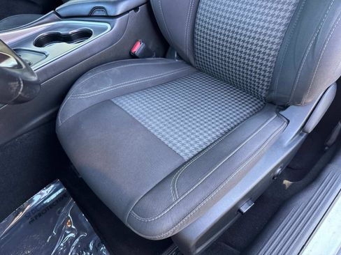 Used 2019 Dodge Challenger SXT image 15