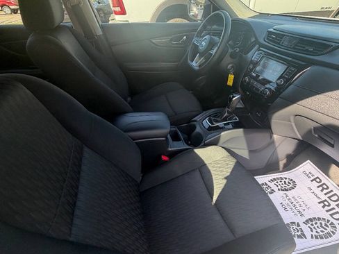 Used 2018 Nissan Rogue S FWD image 32