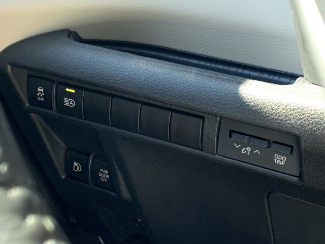 Certified 2024 Toyota Sienna XLE FWD image 15