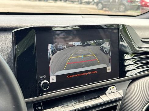 Used 2025 Toyota Camry SE FWD image 20