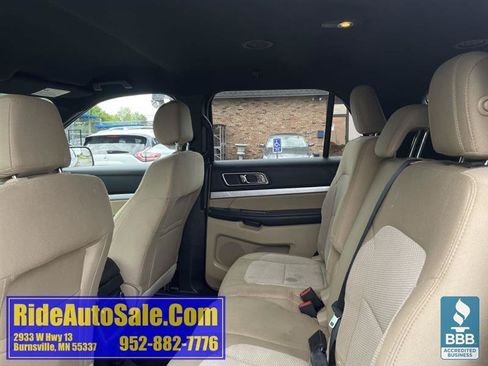 Used 2017 Ford Explorer XLT w/ Equipment Group 201A AWD/4WD image 12