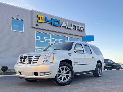 Used 2014 Cadillac Escalade ESV Luxury image 1