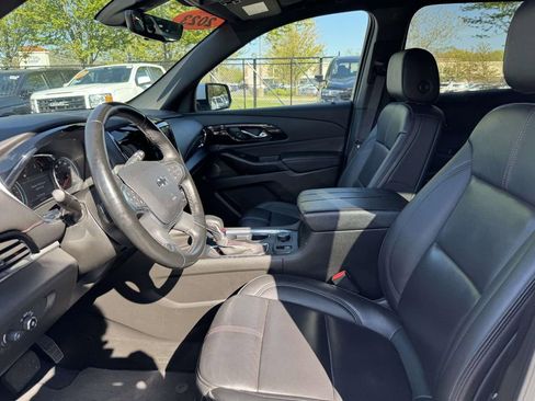 Used 2023 Chevrolet Traverse RS AWD/4WD image 18