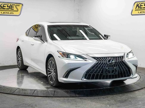 Used 2023 Lexus ES 350 w/ Premium Package FWD image 5