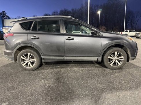 Used 2018 Toyota RAV4 XLE image 6