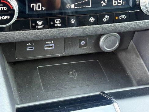 Used 2024 Mitsubishi Outlander SE image 23