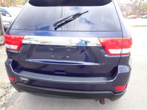 Used 2012 Jeep Grand Cherokee Laredo w/ Laredo E Group image 3