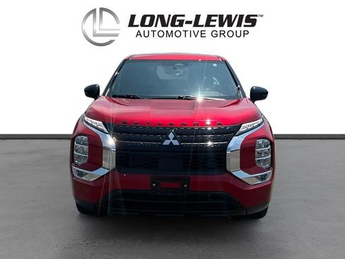 Used 2024 Mitsubishi Outlander SE Black Edition FWD image 11