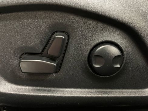 Used 2025 Jeep Compass Limited AWD/4WD image 16